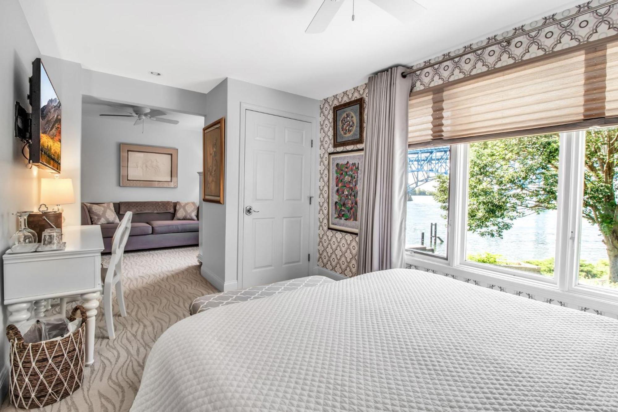 South Bridge Bed And Breakfast Grand Island Extérieur photo