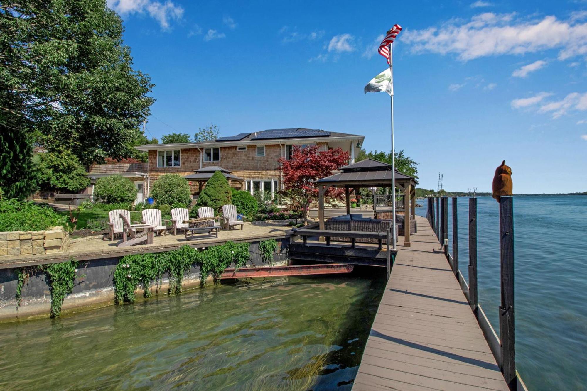 South Bridge Bed And Breakfast Grand Island Extérieur photo