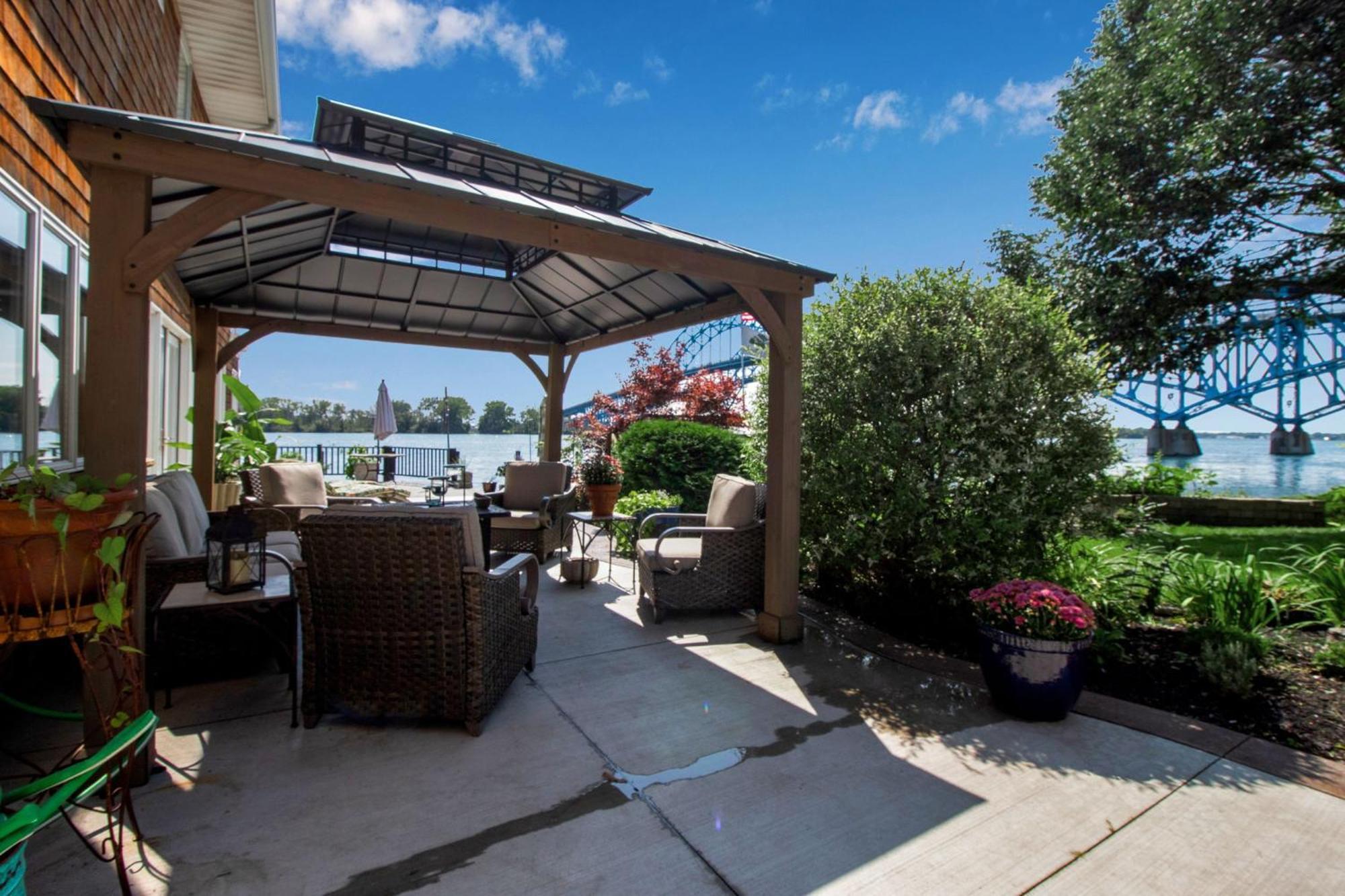 South Bridge Bed And Breakfast Grand Island Extérieur photo