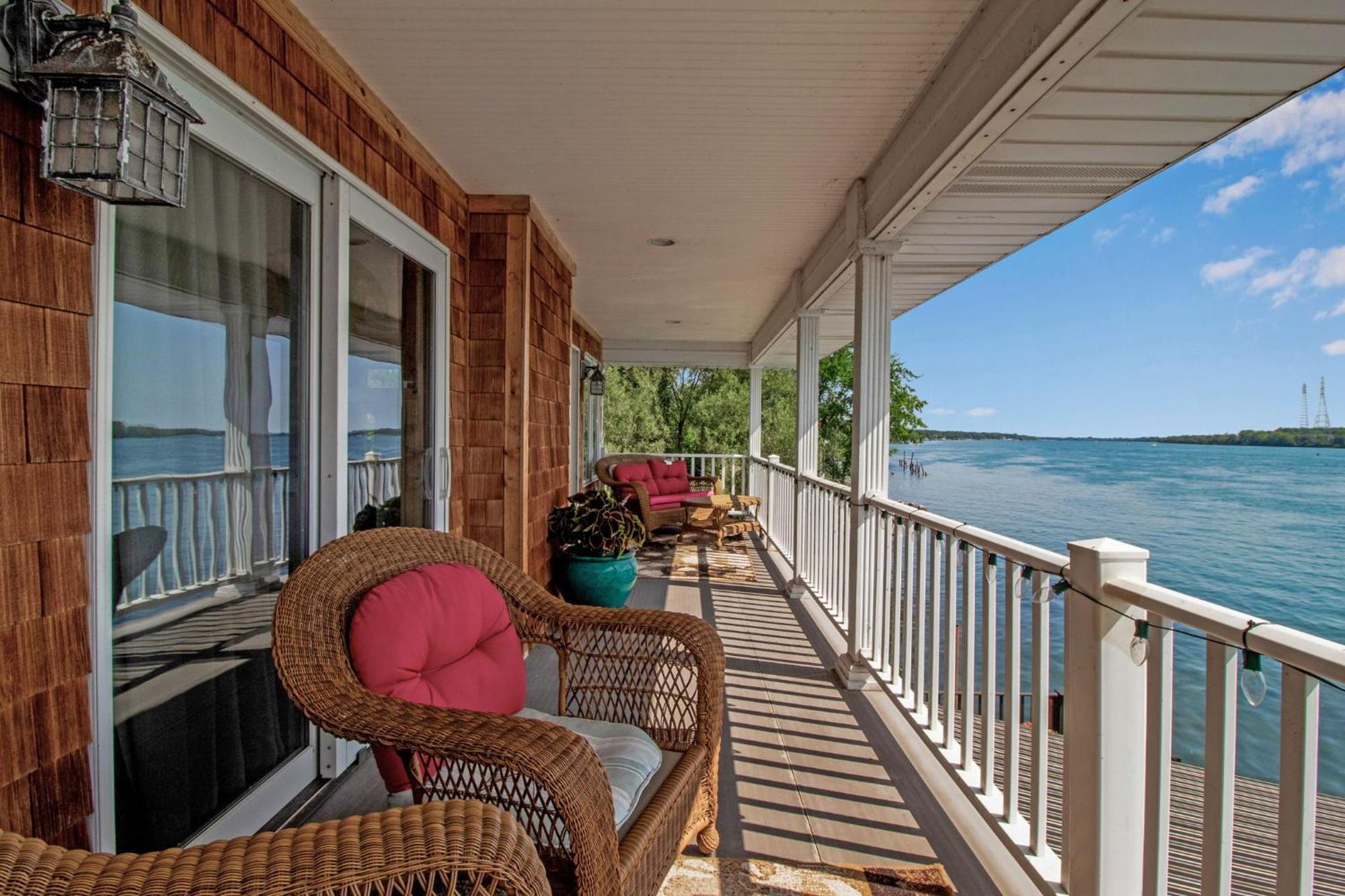 South Bridge Bed And Breakfast Grand Island Extérieur photo